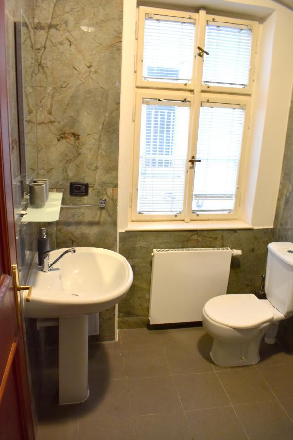 Apartment Lesser Town! Prague Exterior photo